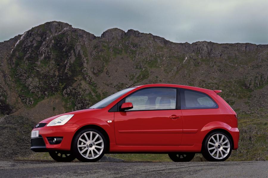  Ford Fiesta ST 2005 года  (фото 26 из 57)